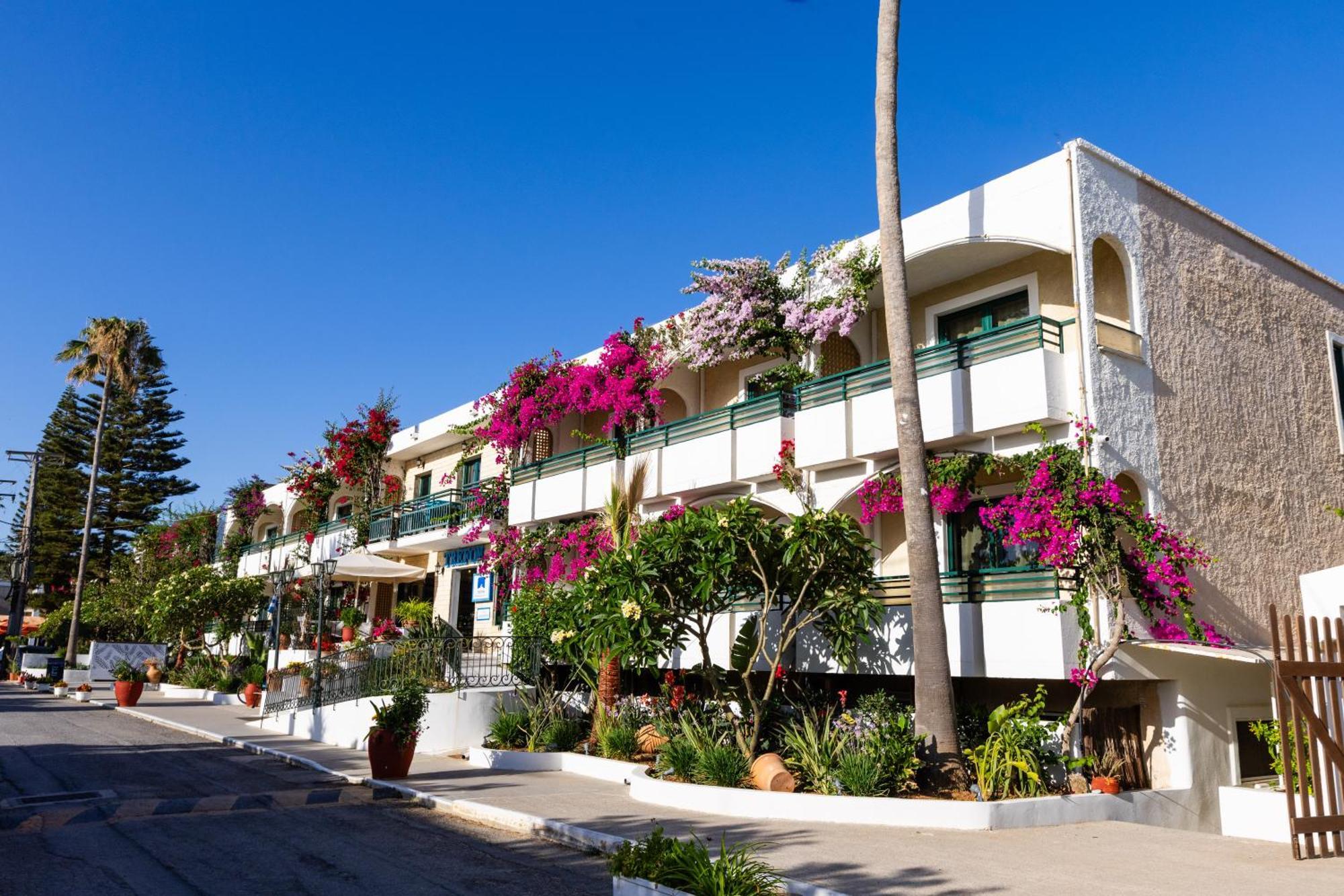 Trefon Hotel Apartments And Family Suites Platanes  Exteriör bild