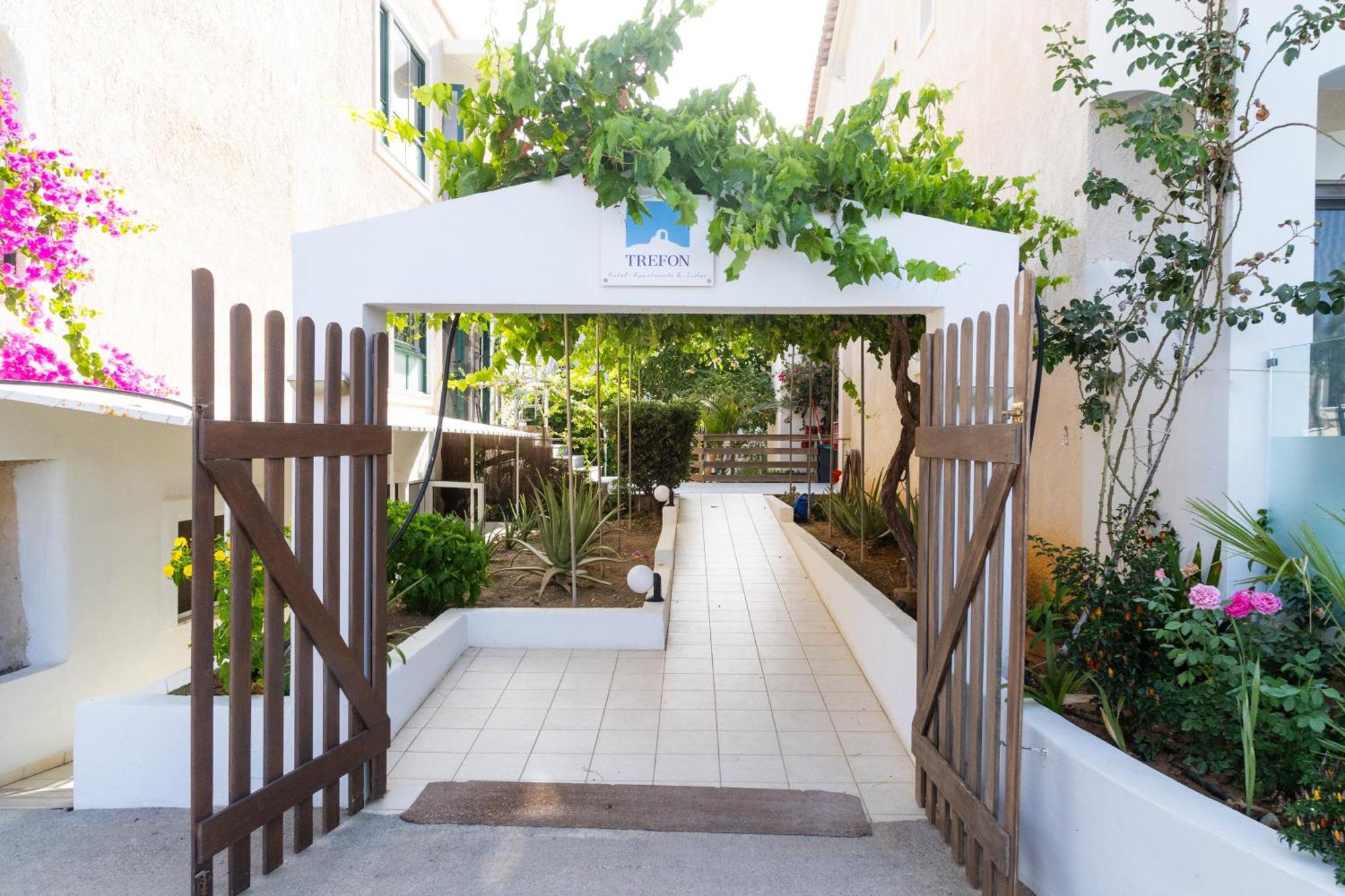 Trefon Hotel Apartments And Family Suites Platanes  Exteriör bild