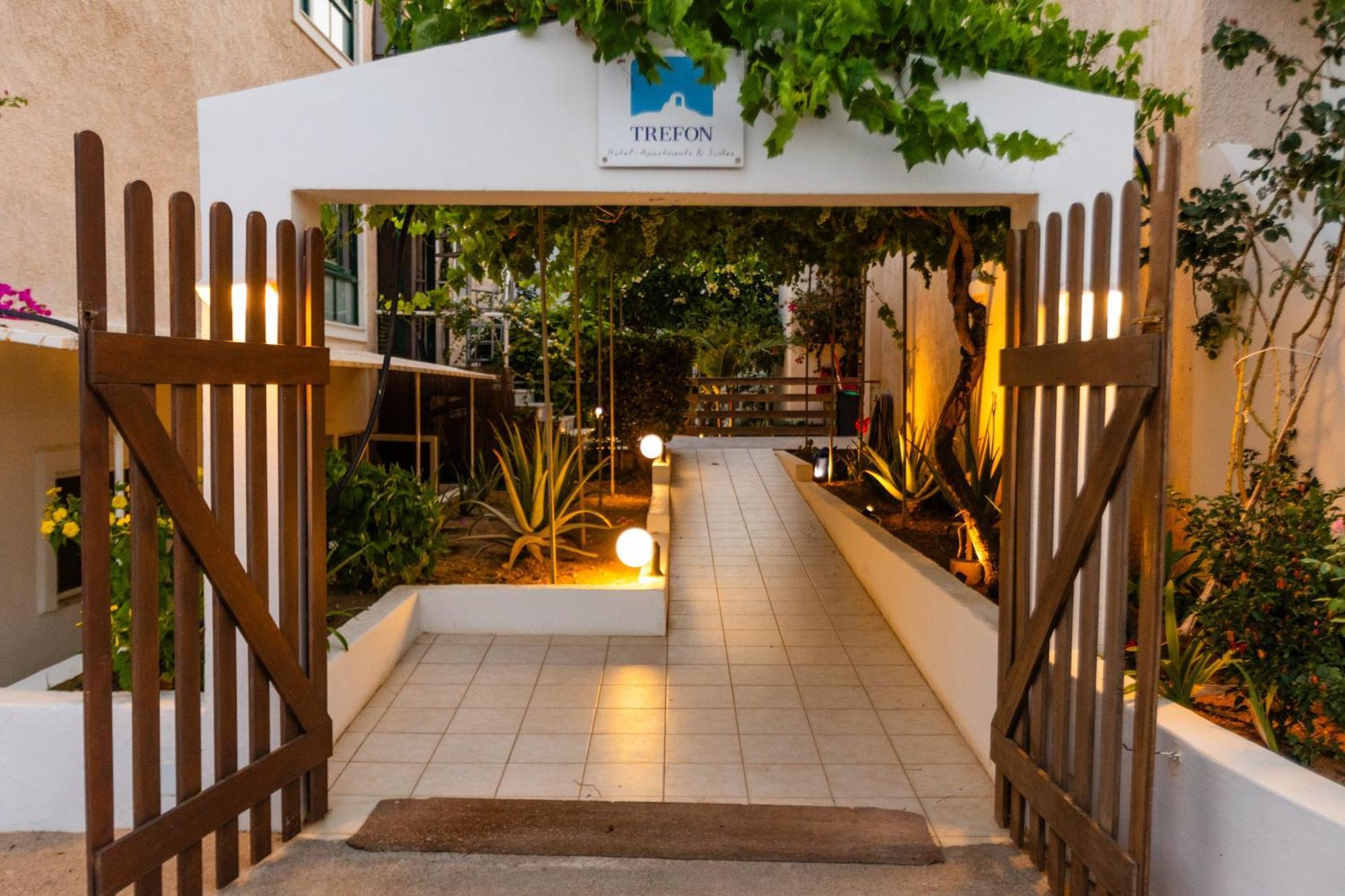 Trefon Hotel Apartments And Family Suites Platanes  Exteriör bild
