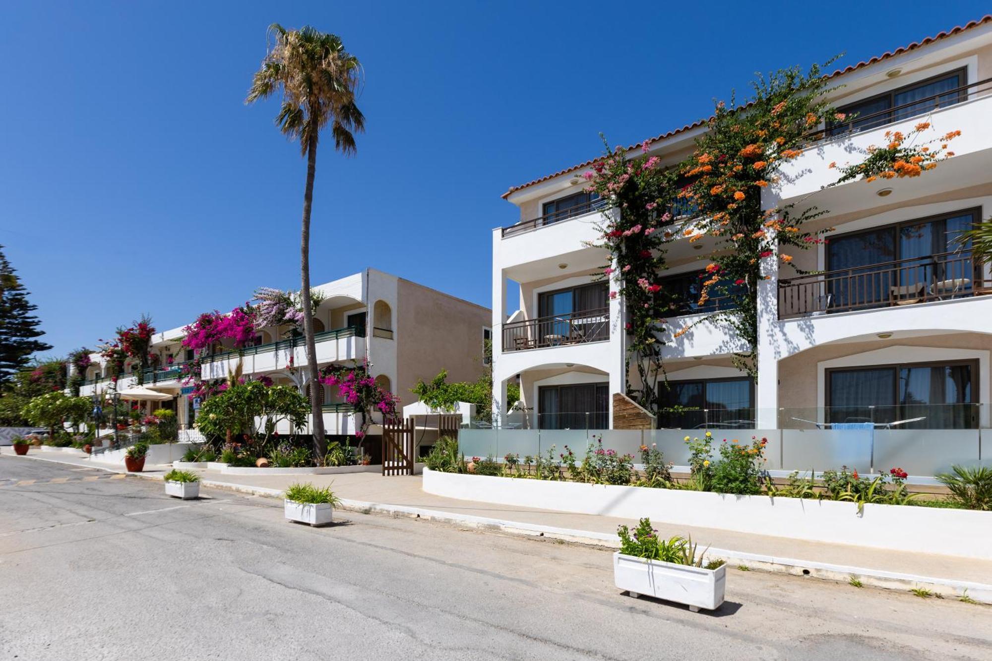 Trefon Hotel Apartments And Family Suites Platanes  Exteriör bild