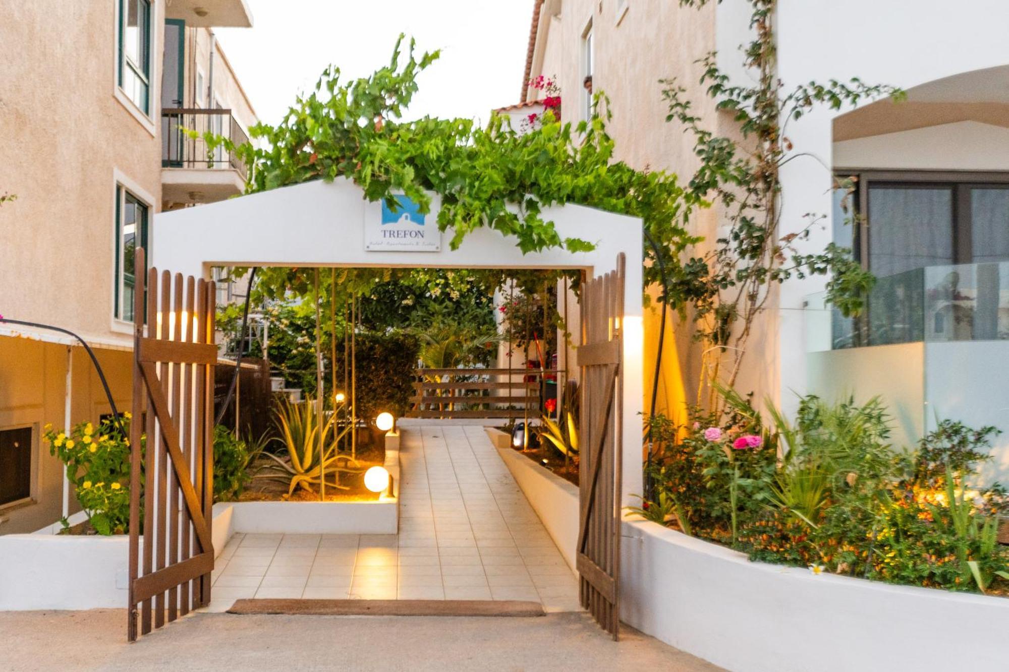 Trefon Hotel Apartments And Family Suites Platanes  Exteriör bild