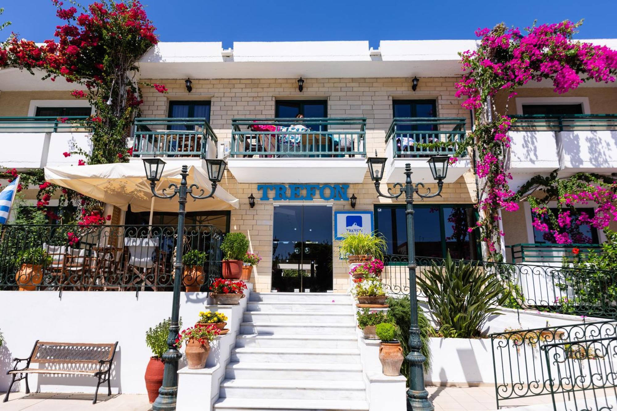 Trefon Hotel Apartments And Family Suites Platanes  Exteriör bild