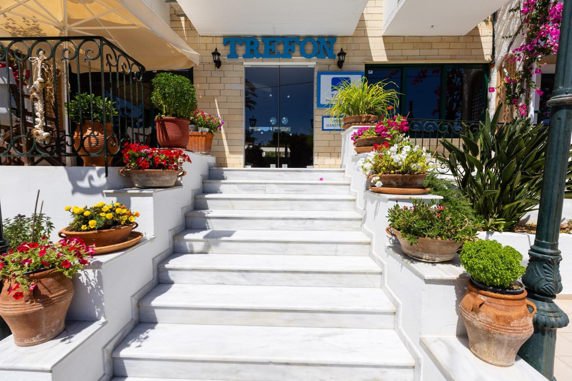 Trefon Hotel Apartments And Family Suites Platanes  Exteriör bild